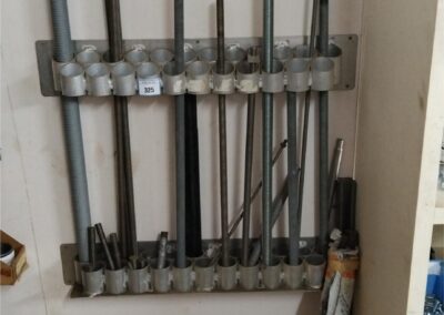 325